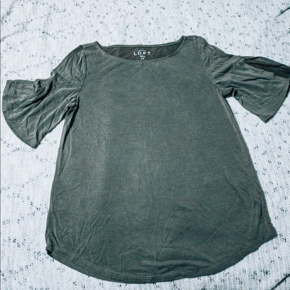 LOFT Balloon Sleeve Top